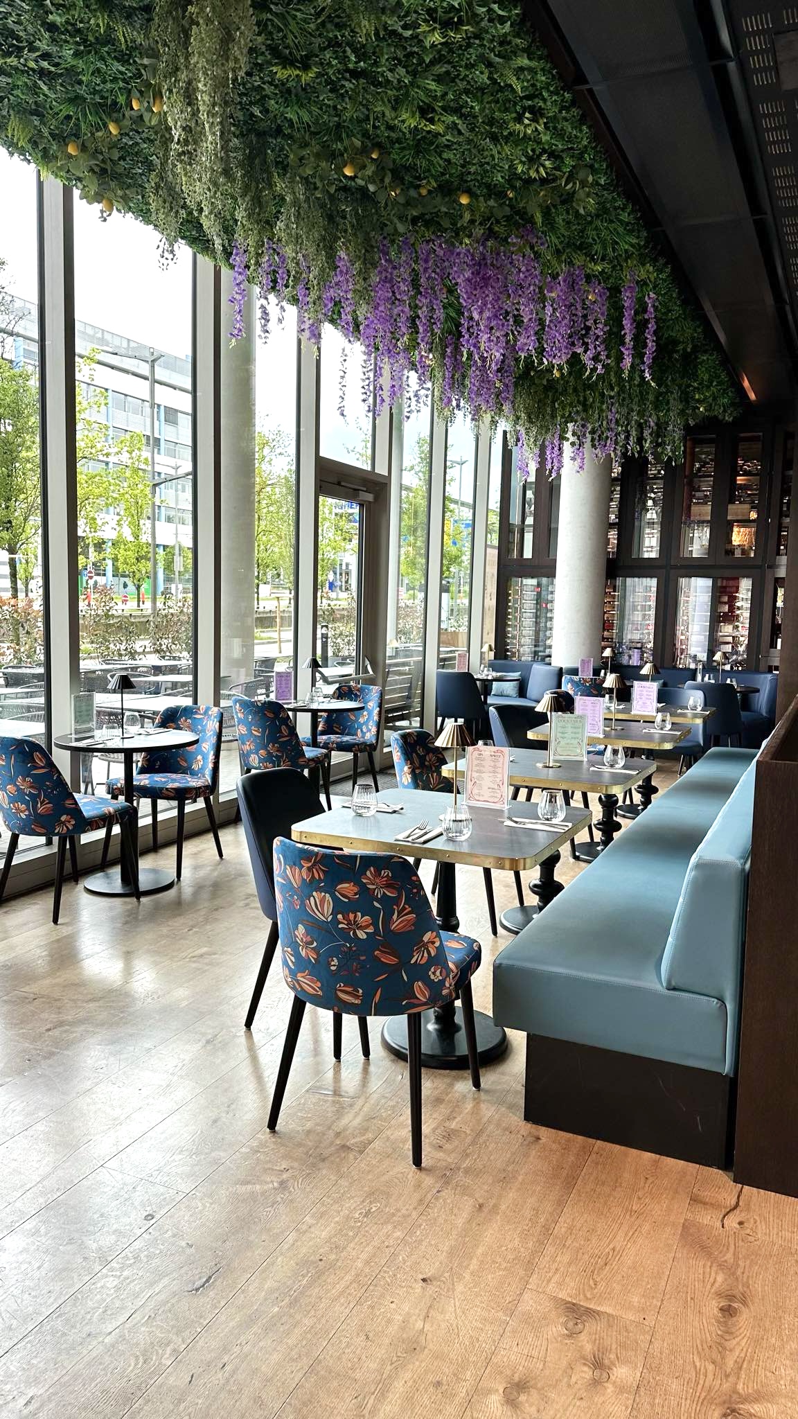 Azur restaurant